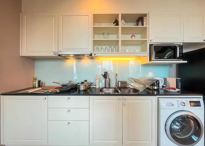 Cbd Living 2 Bedroom ︱prime Sukhumvit ︱walk To Bts Asok & Mrt Skv ︱ultrawi-fi Bangkok