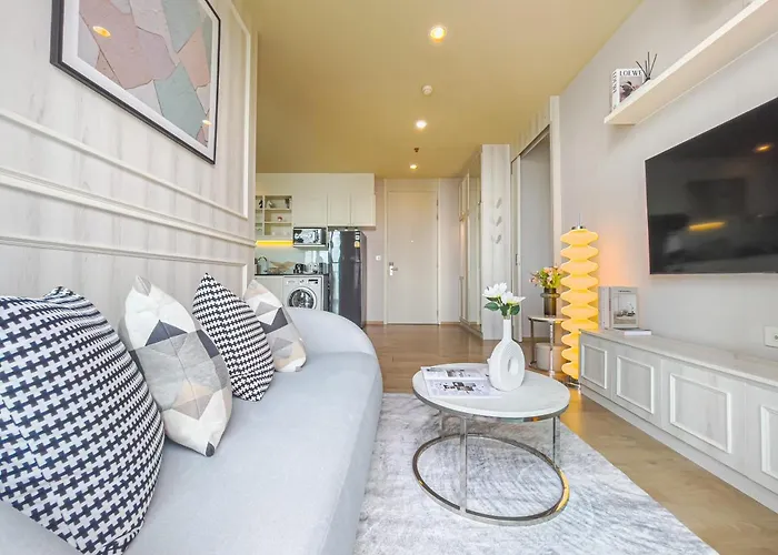 Cbd Living 2 Bedroom ︱prime Sukhumvit ︱walk To Bts Asok & Mrt Skv ︱ultrawi-fi Apartment Bangkok