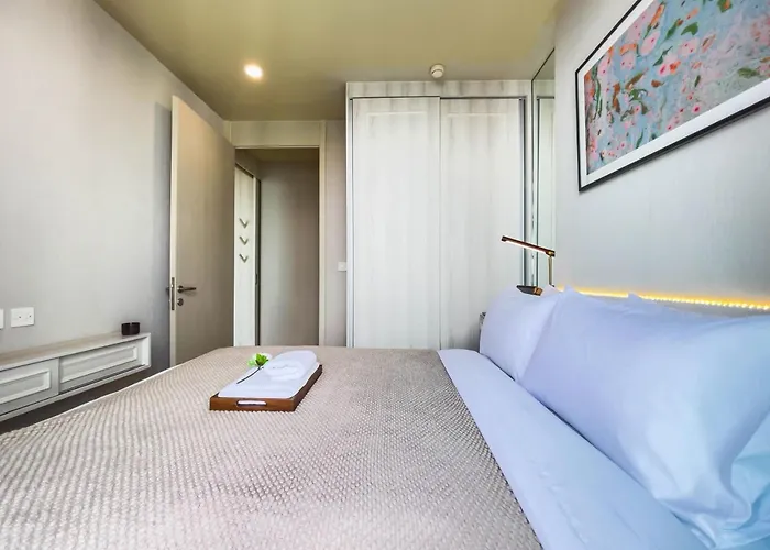 Apartment Cbd Living 2 Bedroom ︱prime Sukhumvit ︱walk To Bts Asok & Mrt Skv ︱ultrawi-fi *