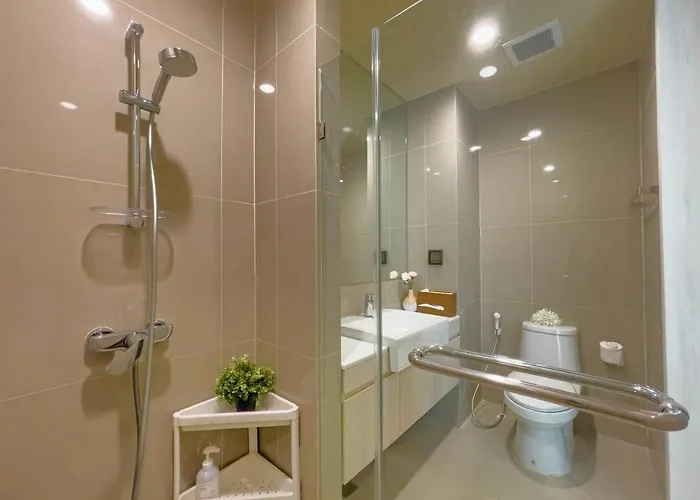 Cbd Living 2 Bedroom ︱prime Sukhumvit ︱walk To Bts Asok & Mrt Skv ︱ultrawi-fi Apartment Bangkok