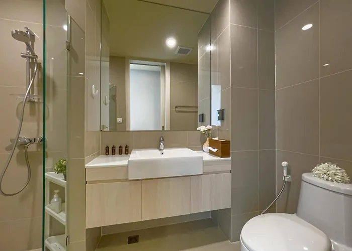 Cbd Living 2 Bedroom ︱prime Sukhumvit ︱walk To Bts Asok & Mrt Skv ︱ultrawi-fi Apartment