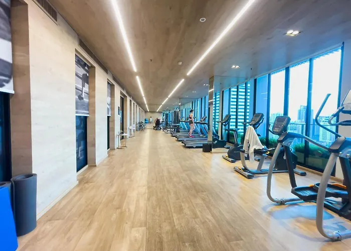 Cbd Living 2 Bedroom ︱prime Sukhumvit ︱walk To Bts Asok & Mrt Skv ︱ultrawi-fi Apartment Bangkok